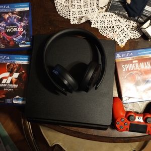 PS4 with Onn surf tablet'